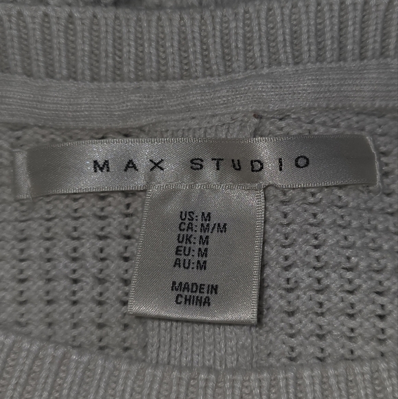 Max Studio Sweater Size Medium - Picture 4 of 5